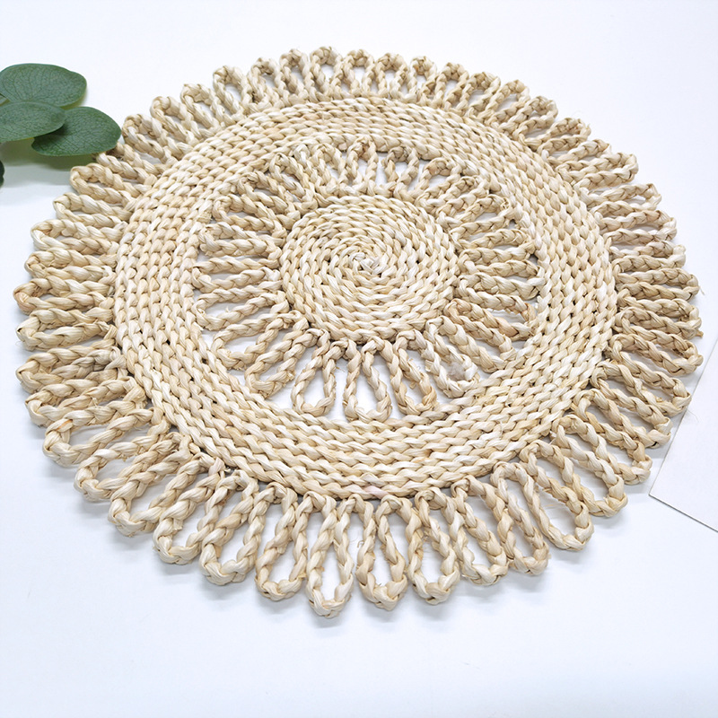 Amazon braided corn husk placemats thermal insulation coasters bowls straw placemats Western placemats tray MATS Application Scenario