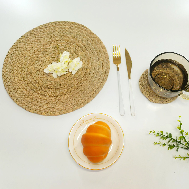 Japanese dandelion hand-woven heat insulation placemat pot pad cup bowl tea pad round hand tray pad bowl pad Application Scenario