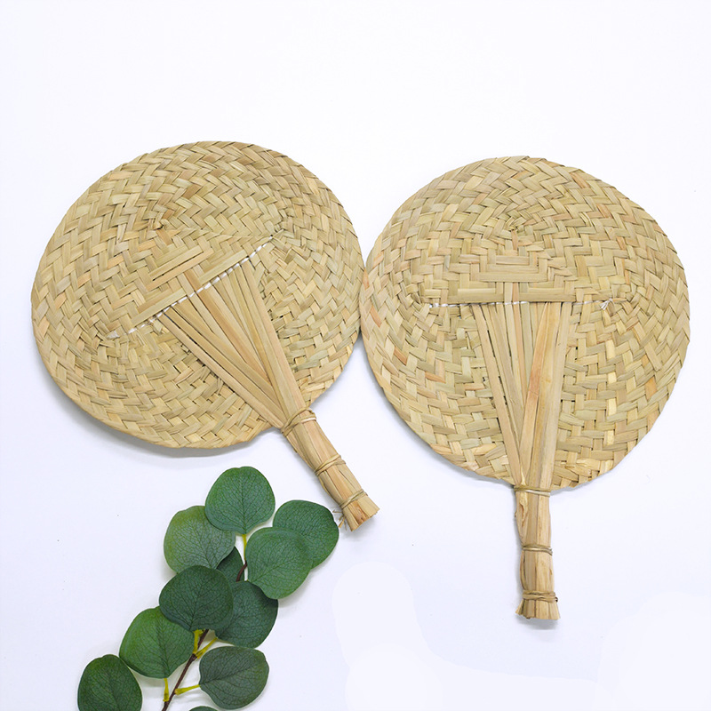 Summer new big number hand braided Pu fan old big fan grass braided banana fan retro manual fan stall wholesale Application Scenario