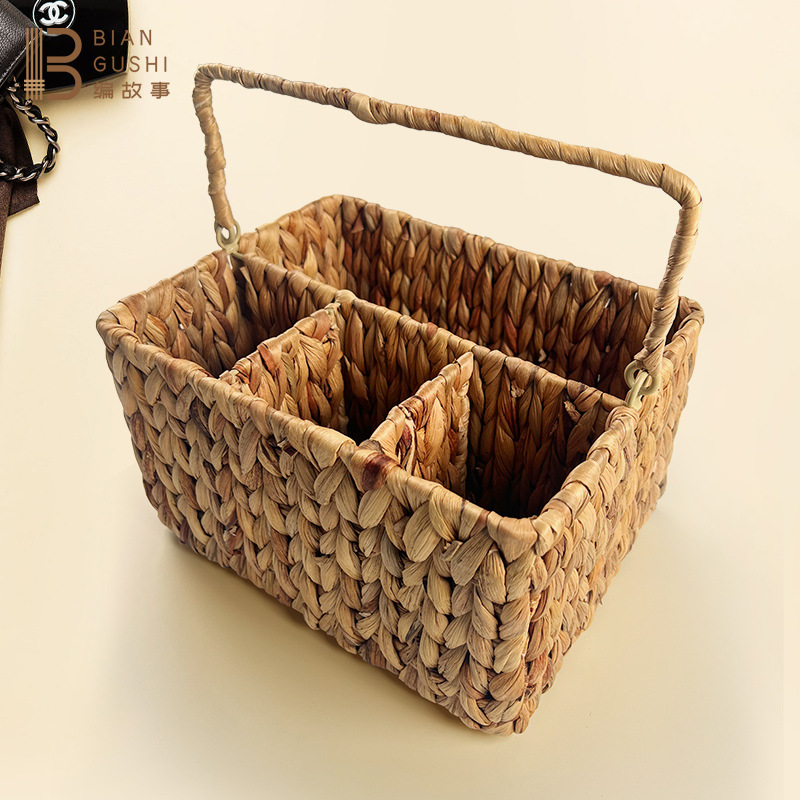 Cross-border hot selling water hyacinth woven knife and fork basket can swing portable basket hand made snacks fruit storage basket