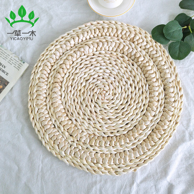 The beauty of details in table culture: the perfect combination of placemats and tableware
