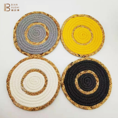 Material comparison: Silicone, cotton and linen, bamboo placemats each have their own advantages